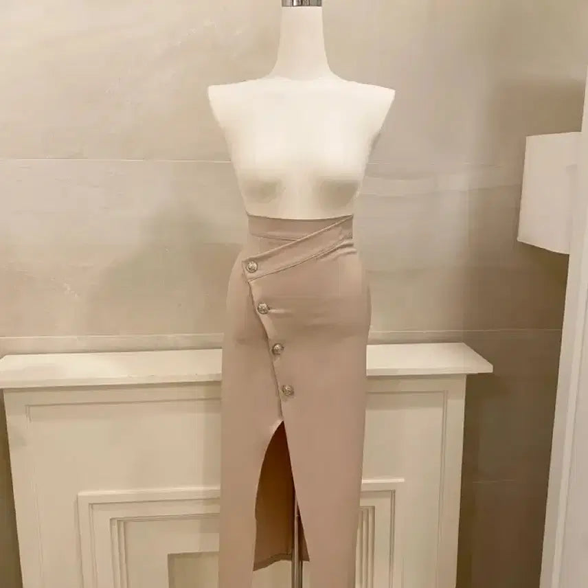 [BUNJANG] Asymmetrical Slit Long Skirt / 언발 트임슬릿스커트