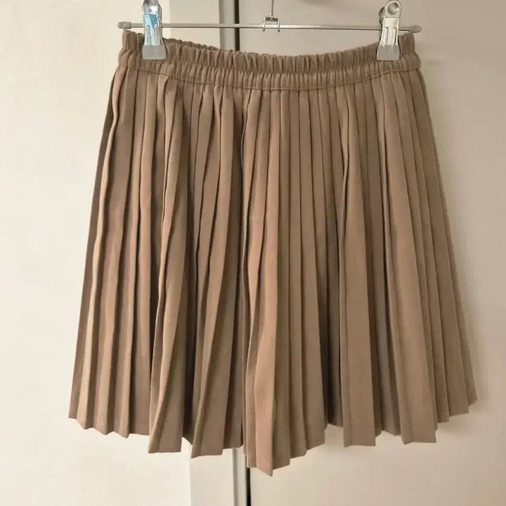 [BUNJANG] Beige Pleated Mini Skirt (Free Size) / 베이지 플리츠 스커트 Free