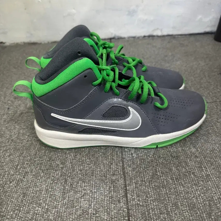 [BUNJANG] Nike Team Hustle D6 / (235)나이키 팀허슬 D6