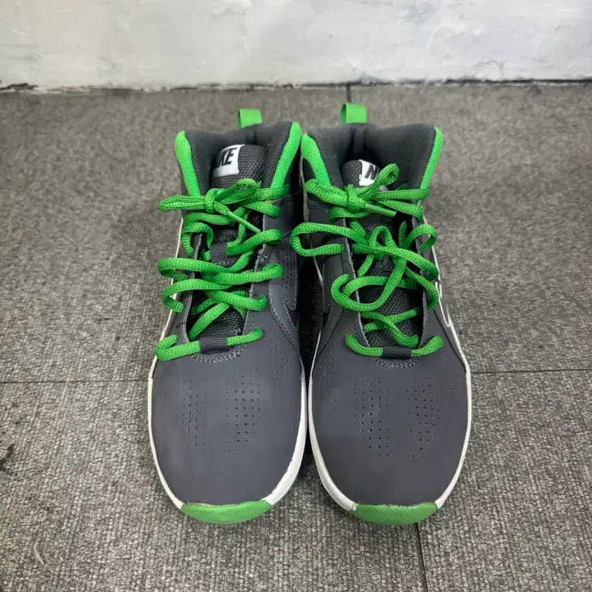 [BUNJANG] Nike Team Hustle D6 / (235)나이키 팀허슬 D6
