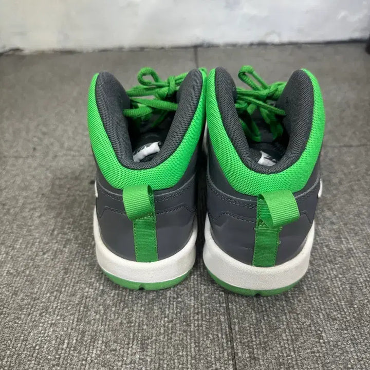 [BUNJANG] Nike Team Hustle D6 / (235)나이키 팀허슬 D6