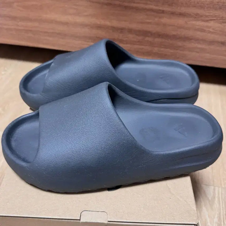 [BUNJANG] Adidas Yeezy Slide Onyx 265 / 아디다스 이지슬라이드 오닉스 265