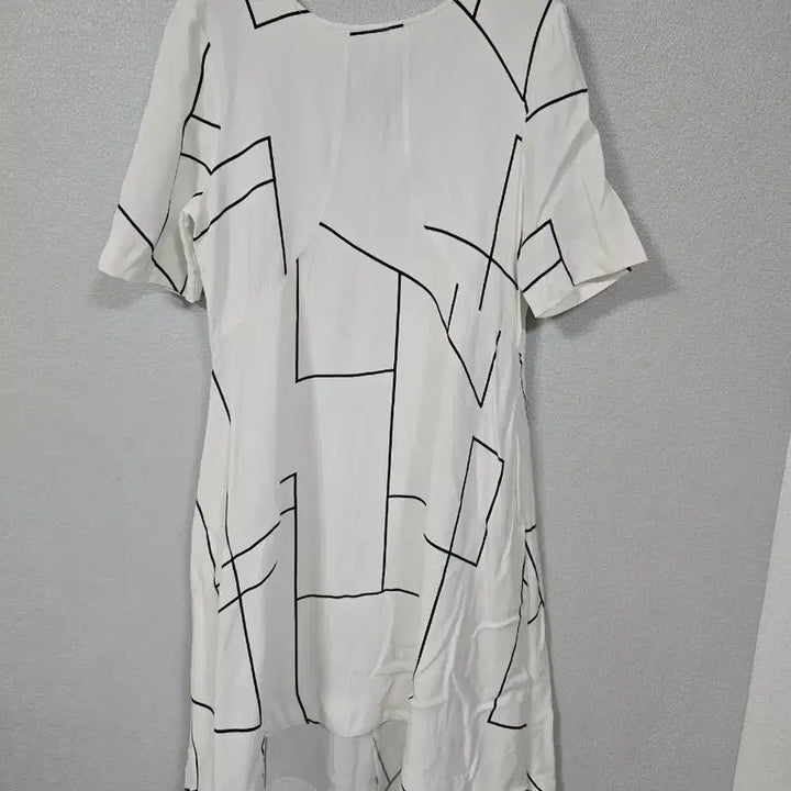 [BUNJANG] H&amp;M Blackline Pattern Rayon Midi Dress Size 66 / H&amp;M 블랙라인 패턴 레이온원피스66