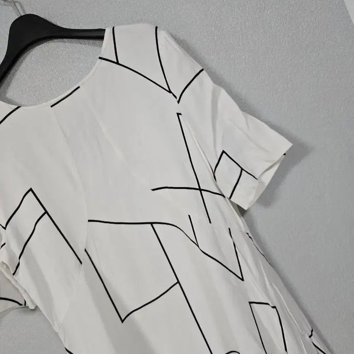 [BUNJANG] H&amp;M Blackline Pattern Rayon Midi Dress Size 66 / H&amp;M 블랙라인 패턴 레이온원피스66