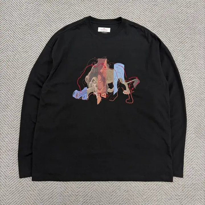 [BUNJANG] Maison Mined Lion King Embroidery Graphic Long Sleeve v3382 / 메종미네드 라이온킹 자수 그래픽 롱슬리브 v3382
