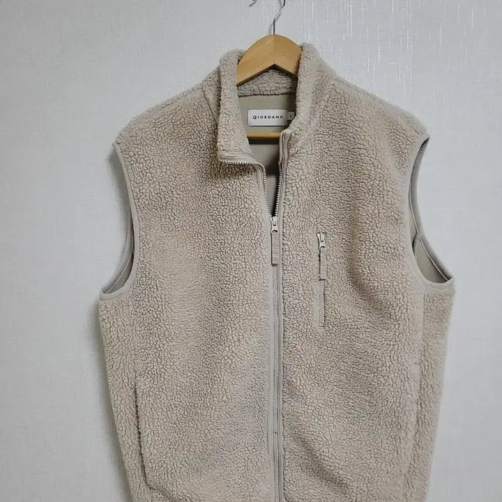 [BUNJANG] Giordano Fleece Vest Ivory / 21.지오다노 뽀글이 양털 조끼 아이보리