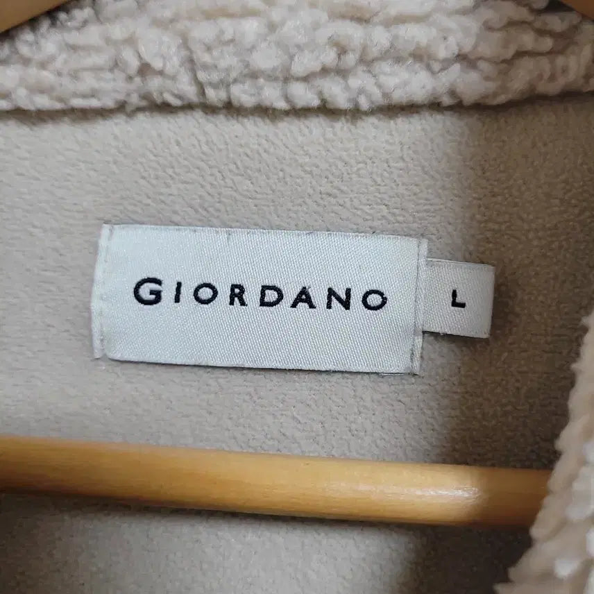 [BUNJANG] Giordano Fleece Vest Ivory / 21.지오다노 뽀글이 양털 조끼 아이보리