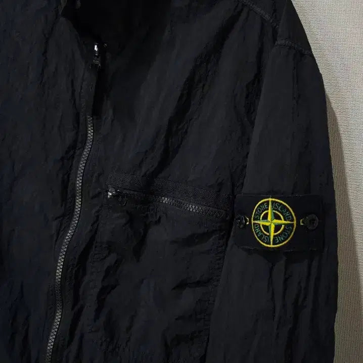 [BUNJANG] Stone Island 24SS Nylon Metal Overshirt (Size M) / 정품 스톤아일랜드 24SS 나일론메탈 오버셔츠 95/M