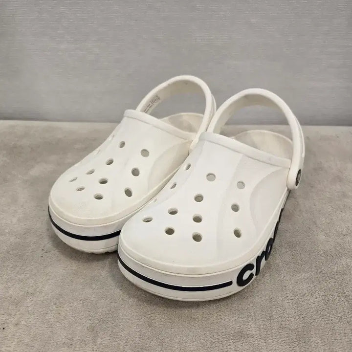 [BUNJANG] Crocs Clog Sandals White M6/W8 (230-235) / 크록스 샌들 슬리퍼 화이트 M6/W8 (230~235)