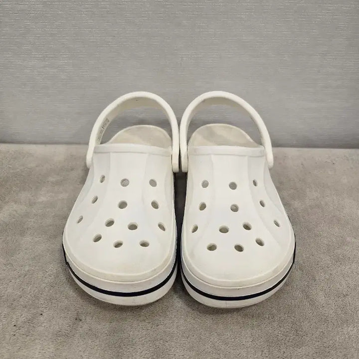 [BUNJANG] Crocs Clog Sandals White M6/W8 (230-235) / 크록스 샌들 슬리퍼 화이트 M6/W8 (230~235)
