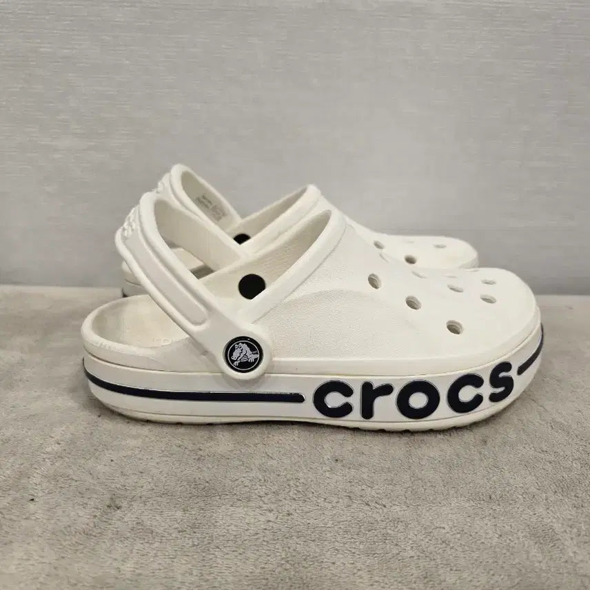 [BUNJANG] Crocs Clog Sandals White M6/W8 (230-235) / 크록스 샌들 슬리퍼 화이트 M6/W8 (230~235)