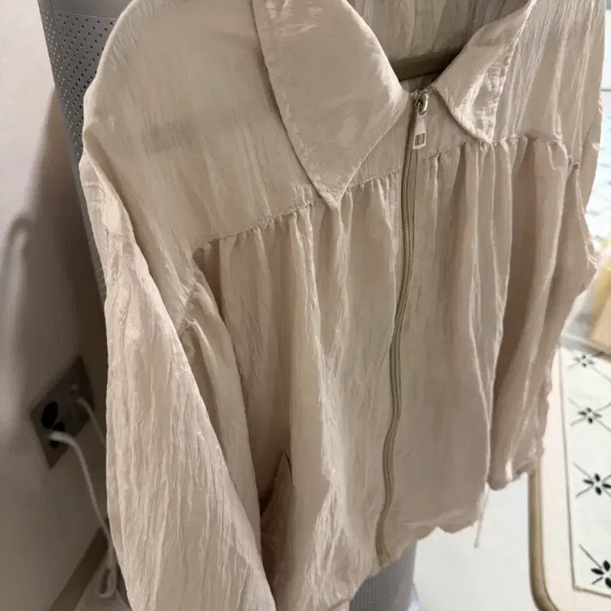 [BUNJANG] Harmonious Cropped Blouson Windbreaker Beige / Harmonious 여름 바람막이(새제품)