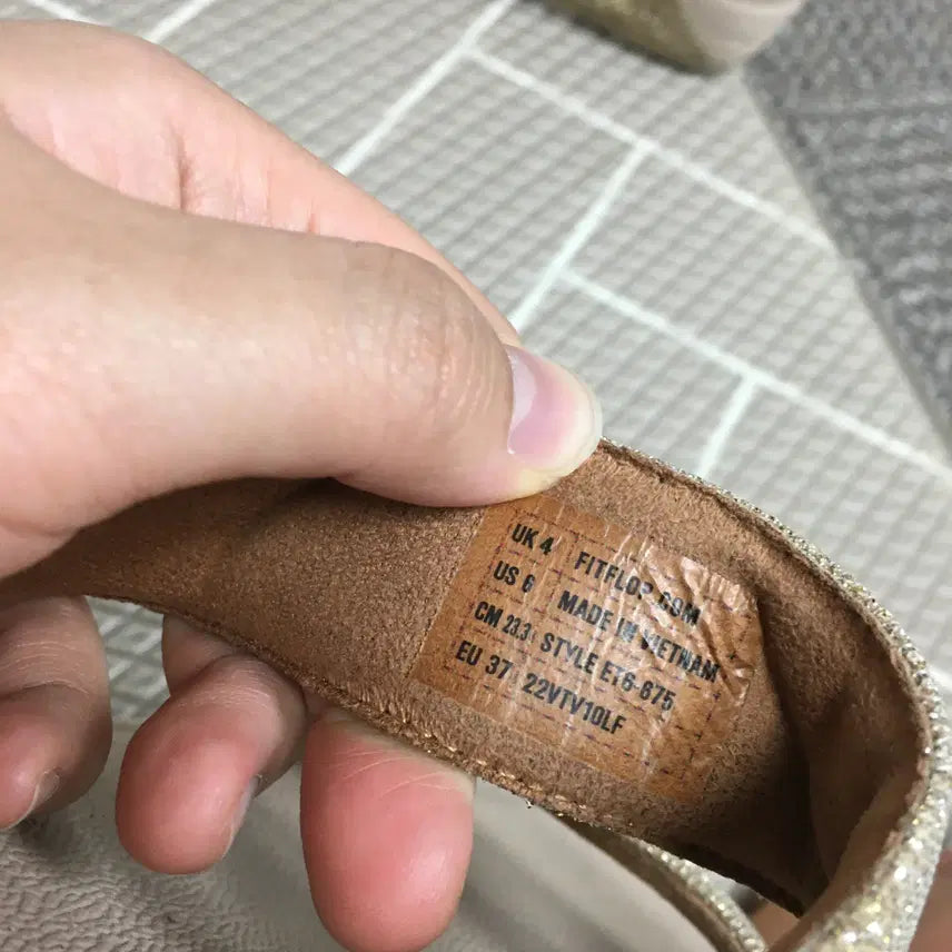 [BUNJANG] Fitflop Lulu Glitter Sandals / 핏플랍 루루 글리터 슬리퍼 샌들 235