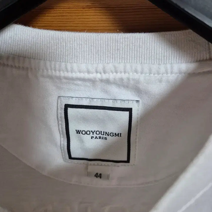 [BUNJANG] Wooyoungmi Paris Logo Embossed Short Sleeve T-Shirt / 우영미 파리 로고 엠보스드 반팔티 44