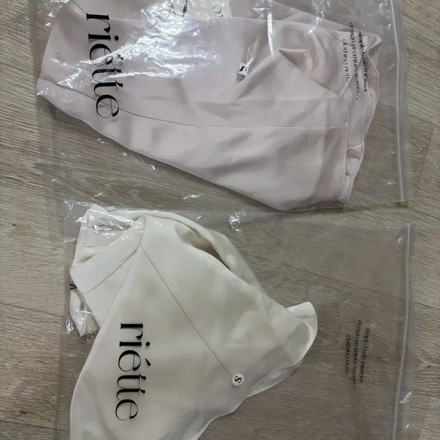 [BUNJANG] Rieette Meringue Mini Skirt Satin A-line Ivory/Pink S / riette 리에뜨 머랭 미니스커트 새틴 a라인 아이보리/핑크 s사이즈