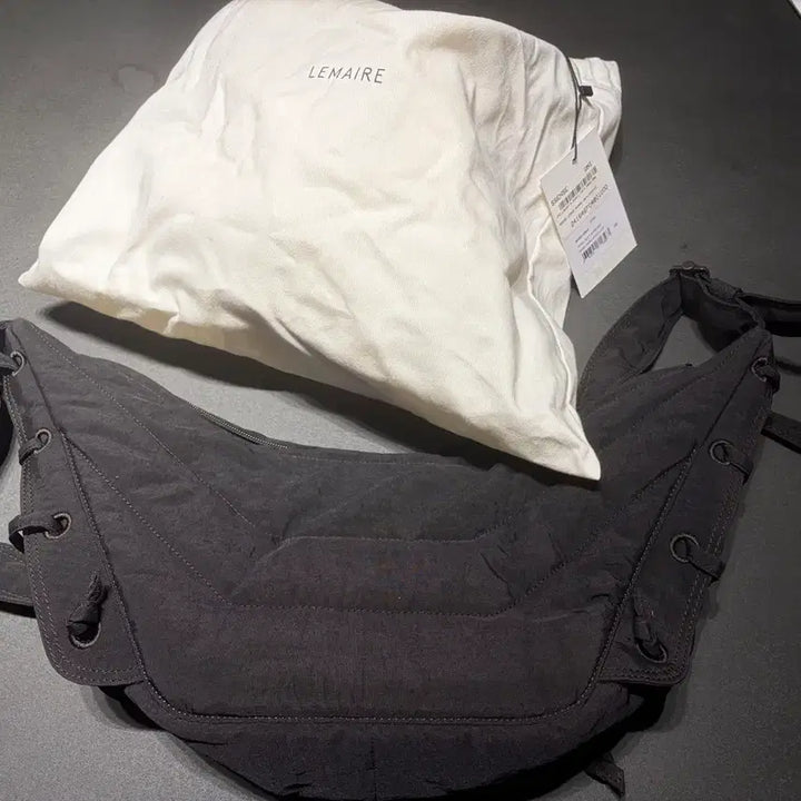 [BUNJANG] Lemaire Small Game Bag Dark Chocolate / 르메르 게임백 스몰 다크초콜릿