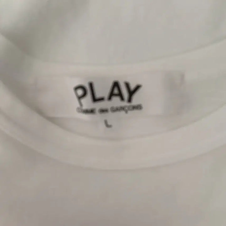 [BUNJANG] Comme des Garçons PLAY White T-Shirt (L) / 꼼데가르송 PLAY 흰색 티셔츠 L