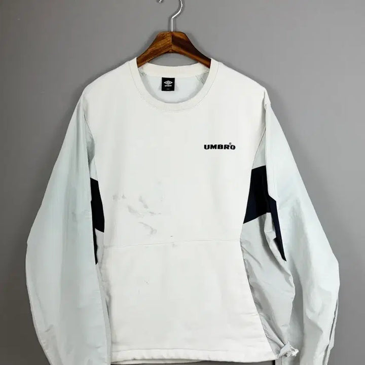 [BUNJANG] Umbro Hybrid Color Block Sweatshirt XL / 엄브로 하이브리드 배색 맨투맨 E46