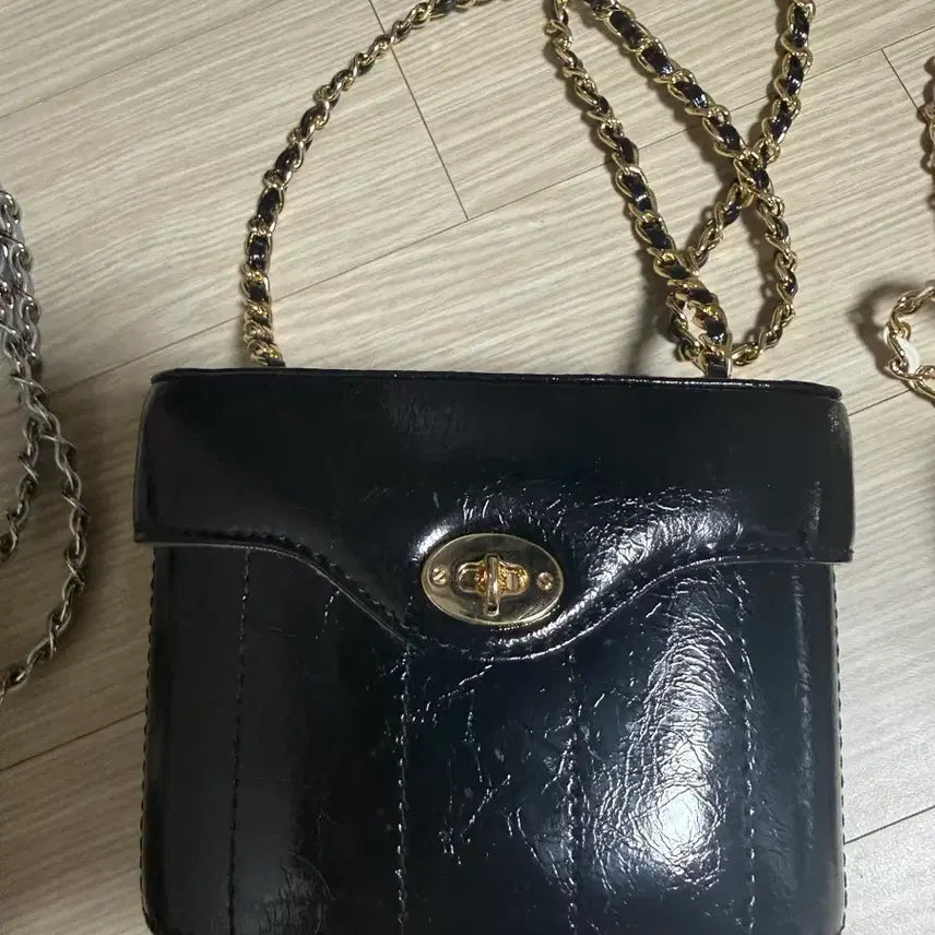 [BUNJANG] Cardinal Red Andy Bag Black / 카디널레드 앤디백 블랙