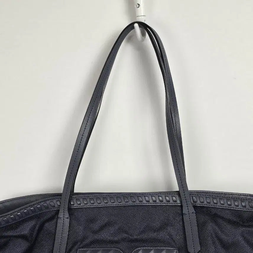 [BUNJANG] Daks Navy Cowhide Studded Shoulder Bag / 닥스 네이비 소가죽 스터드 장식 숄더백 가방 0310