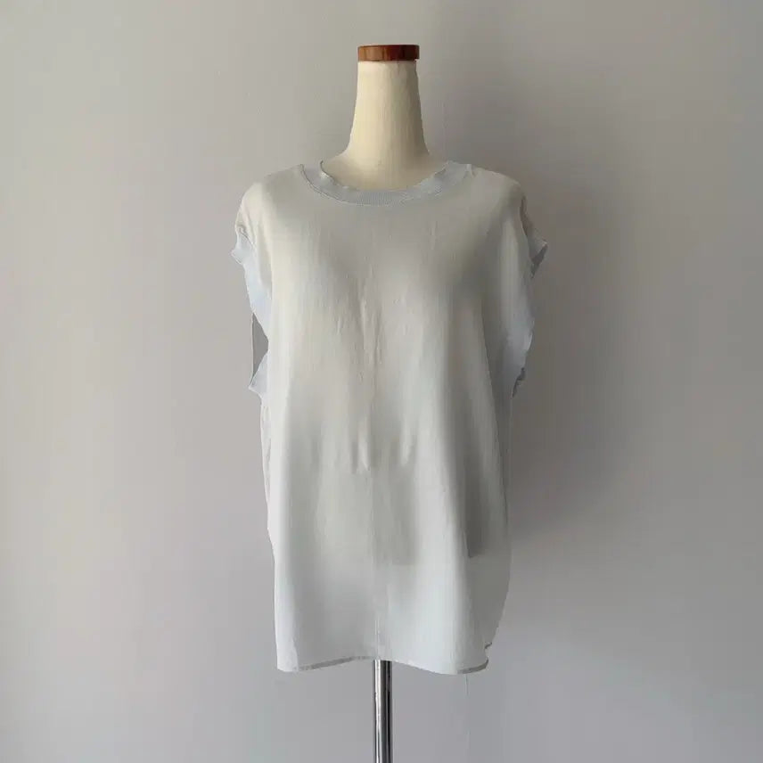 [BUNJANG] Vince Light Blue Silk Blouse / 빈스 하늘색 실크 블라우스 S