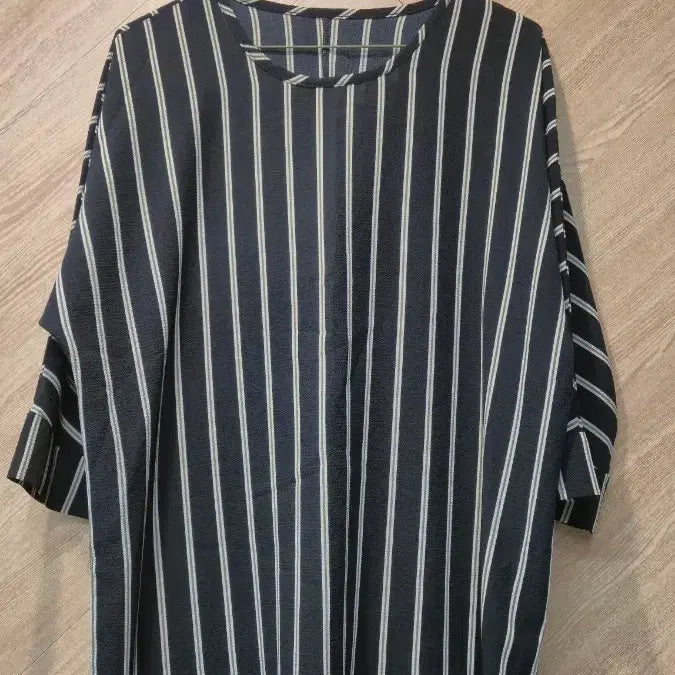 [BUNJANG] Stripe Black Blouse / 스트라이프 블랙 블라우스