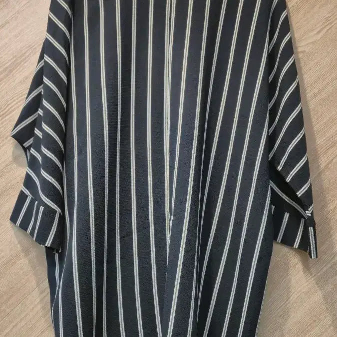 [BUNJANG] Stripe Black Blouse / 스트라이프 블랙 블라우스