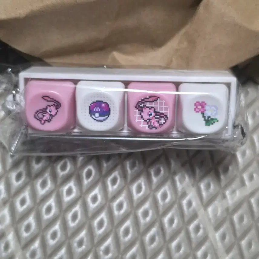 [BUNJANG] Tony Moly Pokemon Keycap Keyring Mu (Sealed) / 미개봉) 올리브영 토니모리 포켓몬 키캡 키링 뮤