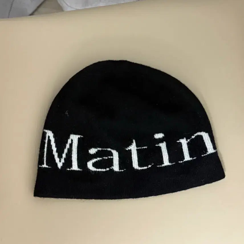 [BUNJANG] Matinkim Black Beanie with White Logo Embroidery / 마뗑킴 비니