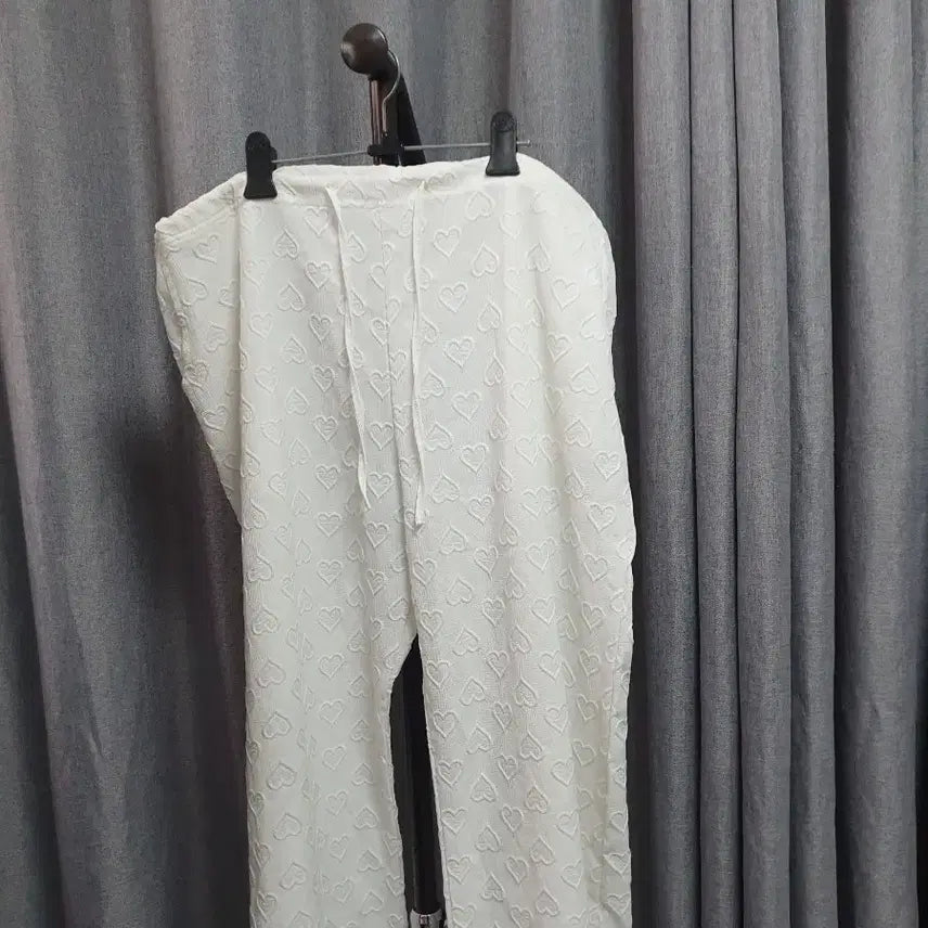 [BUNJANG] White Heart Emboss Wide Pants / 화이트 하트엠보 와이드팬츠