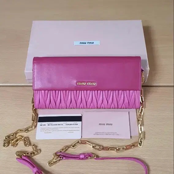 [BUNJANG] Miu Miu Matelassé Crossbody Wallet Pink Two-Tone / 미우미우 마틀라세 크로스백/장지갑 새상품급 정품(보증서O)