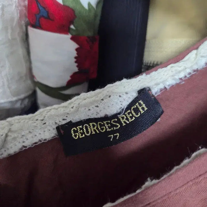 [BUNJANG] Georges Rech V-Neck Short Sleeve T-Shirt / 조르쥬레쉬 브이넥 반팔 티셔츠 77