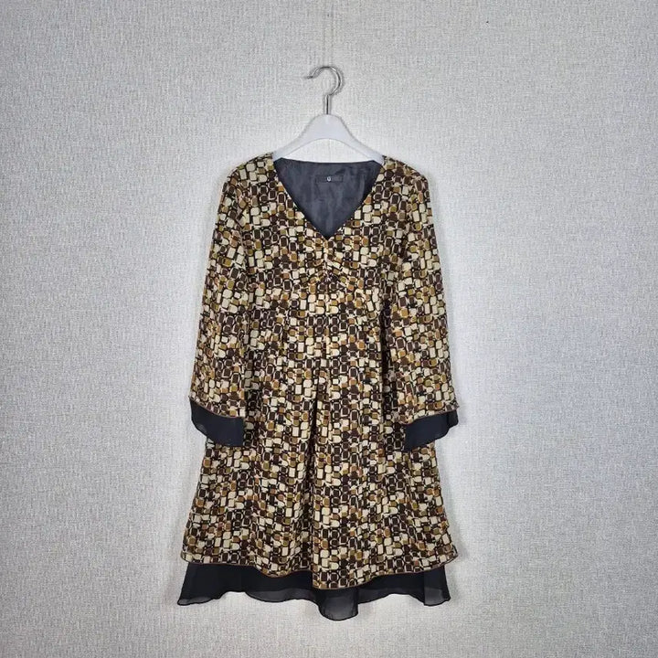 [BUNJANG] V-Neck Layered Pattern Dress / 