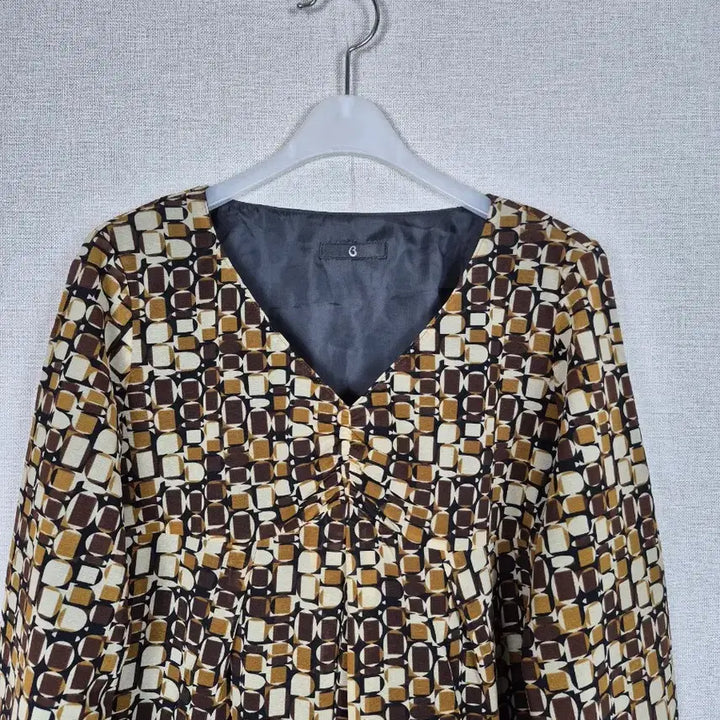 [BUNJANG] V-Neck Layered Pattern Dress / 