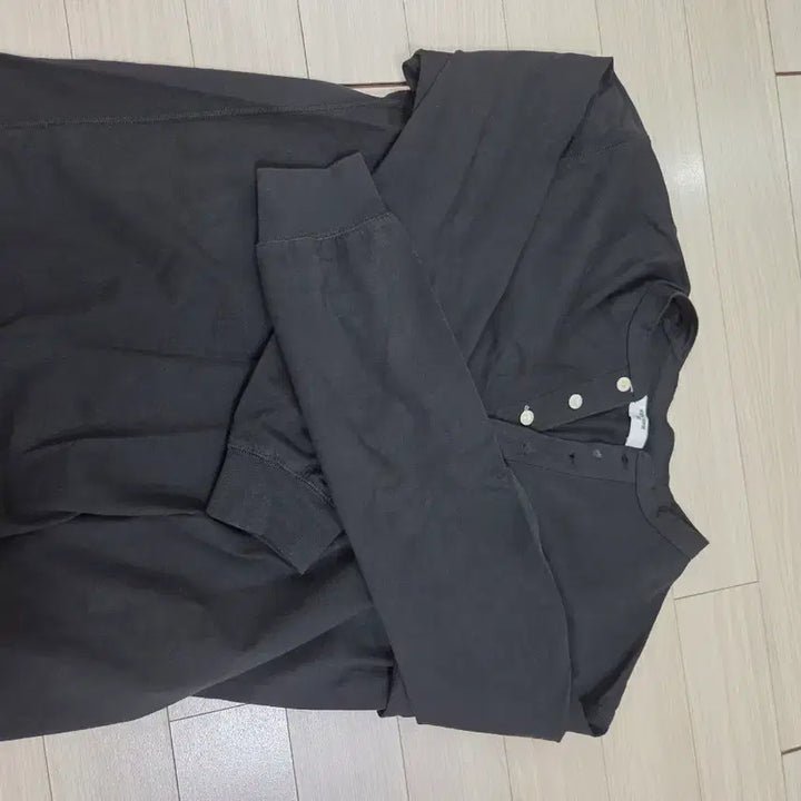 [BUNJANG] Union Blue Henry Neck Graphite L / (최종) 유니온 블루 헨리넥 그라파이트 L 팝니다.