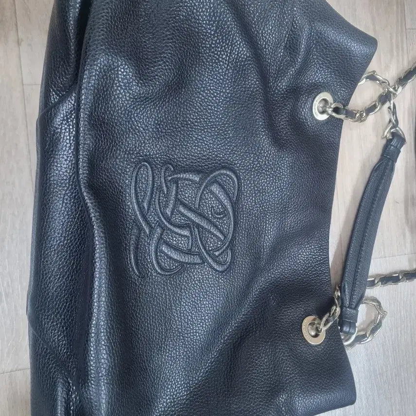 [BUNJANG] Louis Quatorze Black Leather Chain Shoulder Bag / 루이까또즈 블랙 가죽 체인 숄더백