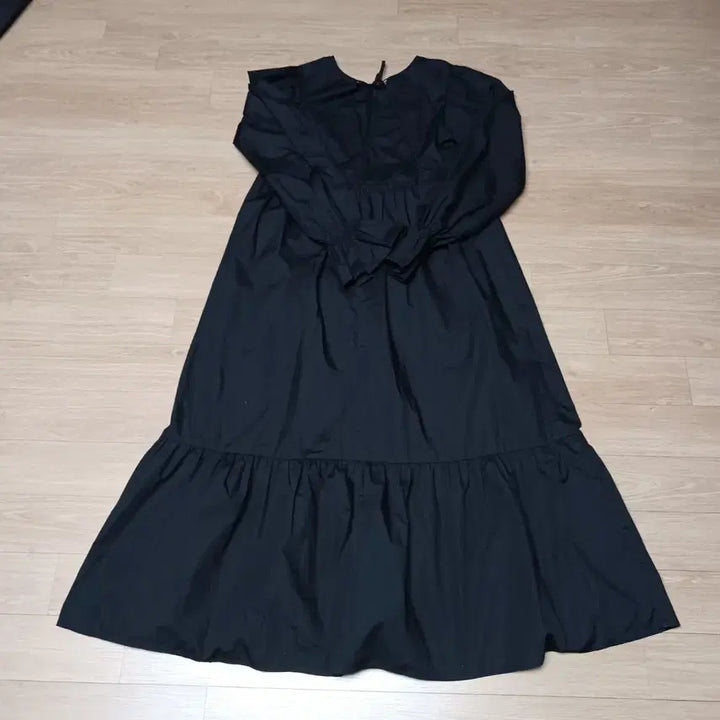[BUNJANG] Relaxed Fit Crisp Long Dress / 넉넉한핏 바스락 롱원피스