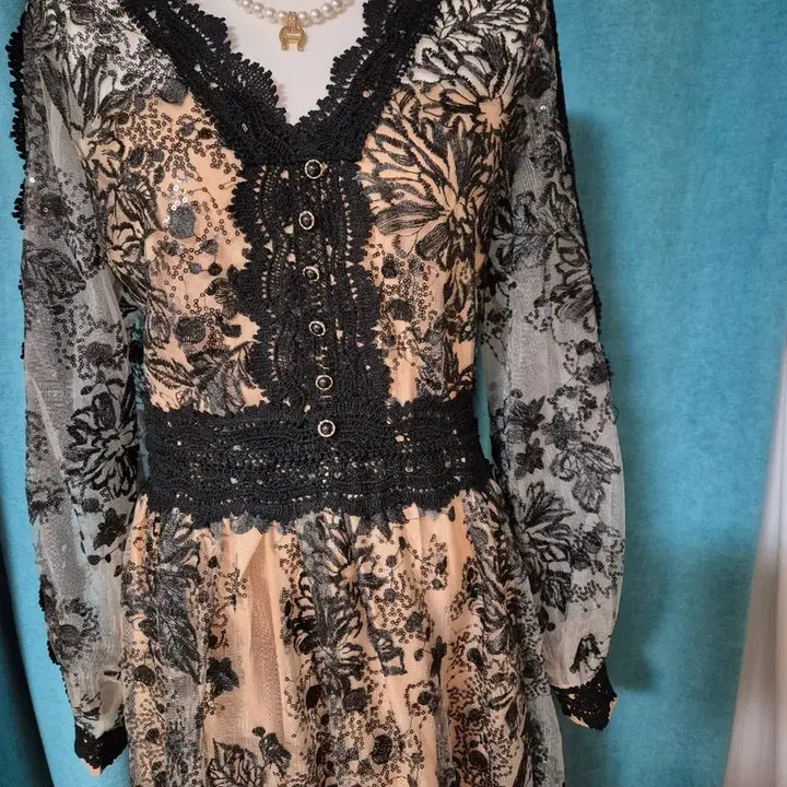 [BUNJANG] Imported Embroidered Lace Long Dress with Back Zipper / 수입 자수 레이스 뒷지퍼 롱원피스