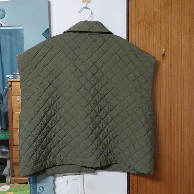 [SOLD OUT] 자라 ZARA 카키 퀼팅 조끼.66