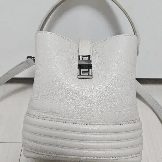 [SOLD OUT] 루즈앤라운지 보티첼리 버킷 미니