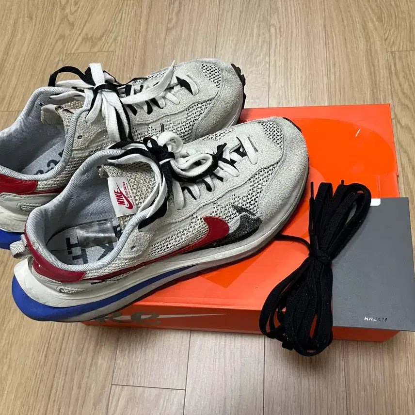 [BUNJANG] Nike x Sacai Vaporwaffle Royal Fuchsia / 나이키 x 사카이 베이퍼와플 로얄 푸시아 285
