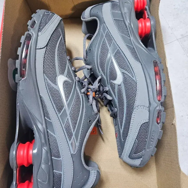 [BUNJANG] Nike Shox Ride 2 Smoke Grey University Red / 285 ) 나이키 샥스 라이드 2 스모크 그레이 유니버시티 레드