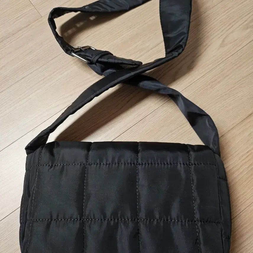 [BUNJANG] Edge Quilting Bag / [새상품] 엣지퀄팅백 판매합니다.