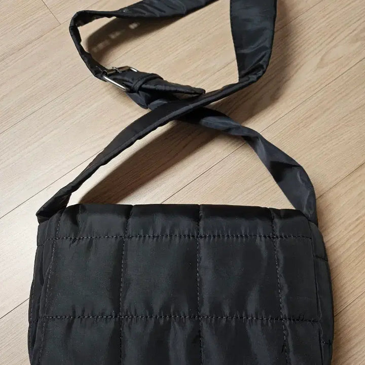 [BUNJANG] Edge Quilting Bag / [새상품] 엣지퀄팅백 판매합니다.