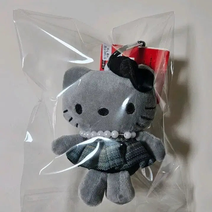 [SOLD OUT] 헬로키티 인형 키링 그레이 새상품