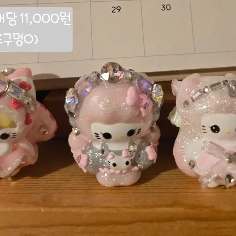 [BUNJANG] Handmade Hello Kitty Figure with Cubic Decorations / 수제키티피규어