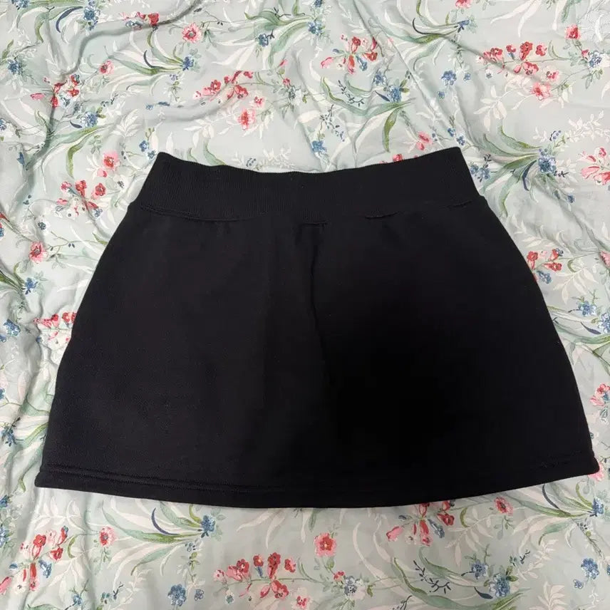 [SOLD OUT] 알로 아콜레이드 스커트