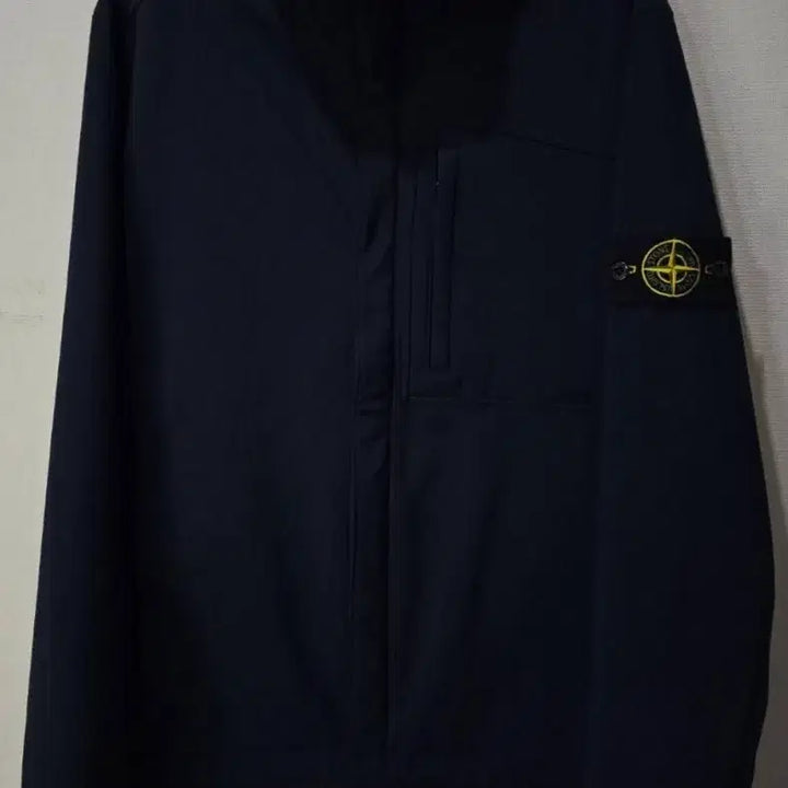 [BUNJANG] Stone Island Softshell Jacket Size 100 (L) / 정품 스톤아일랜드 소프트쉘 100/L