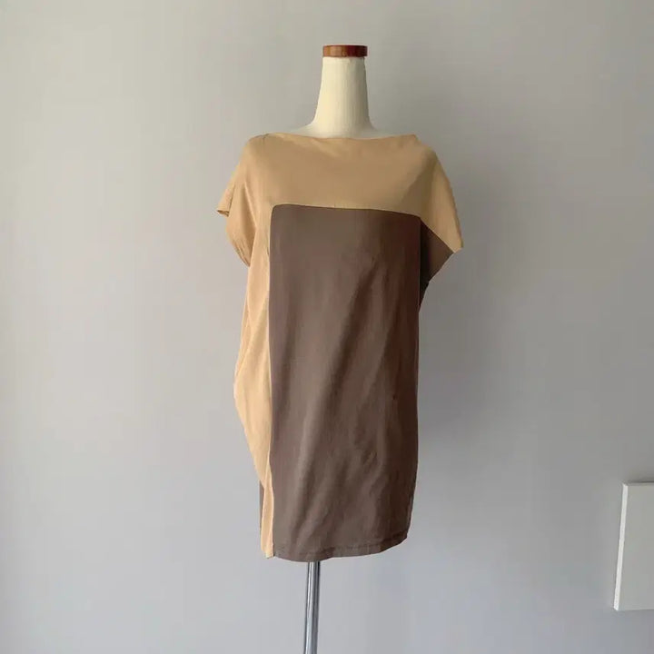 [BUNJANG] Levergeois Color-Block Short-Sleeve Blouse / 르베이지 배색 톤 블럭 반팔 블라우스