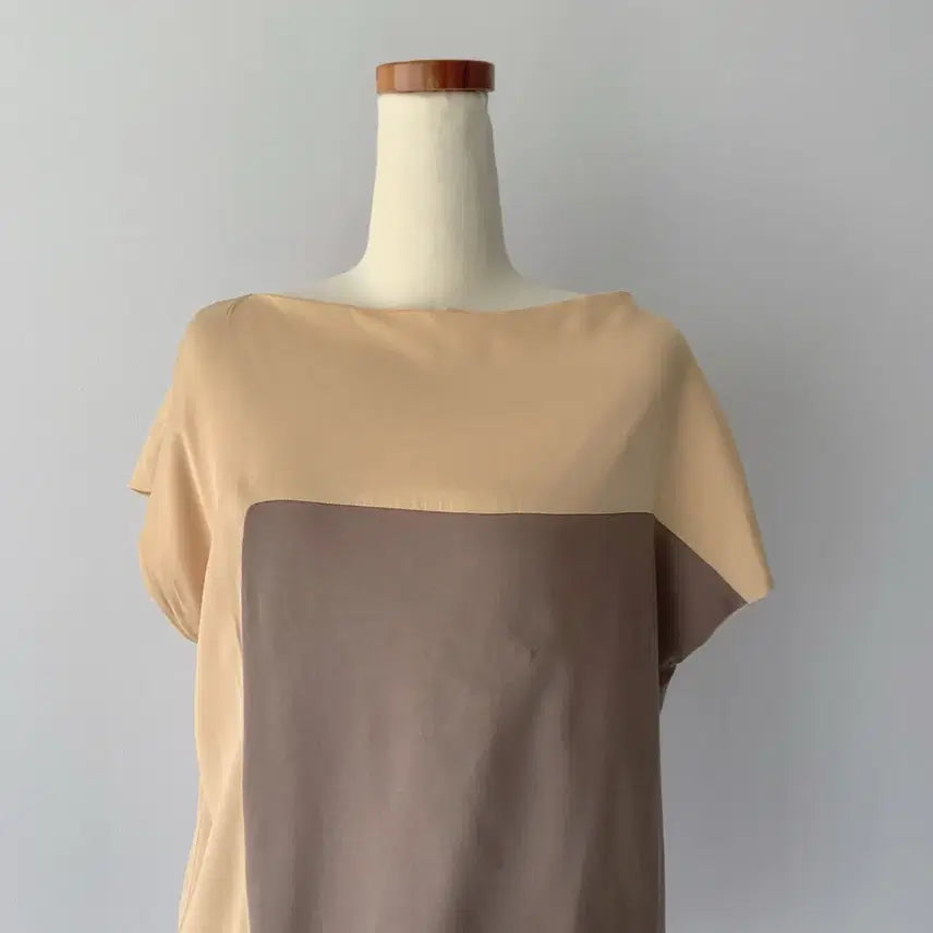 [BUNJANG] Levergeois Color-Block Short-Sleeve Blouse / 르베이지 배색 톤 블럭 반팔 블라우스
